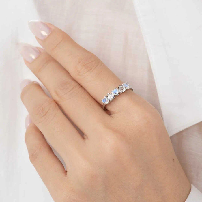 Nhẫn Heart-felt đá Mặt Trăng khối trái tim 3.5mm bạc 925 Aurora Saigon