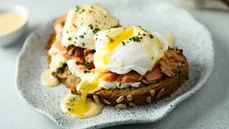 Huevos benedictinos con salmón