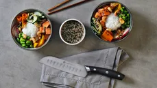 Poke de salmón fresco