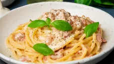Spaguetti a la crema con queso monterrey Jack