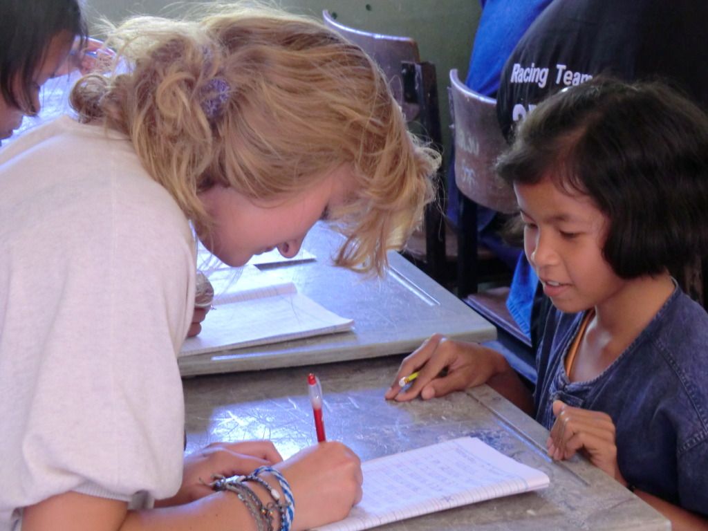 Helping a student to learn English as a foreign language