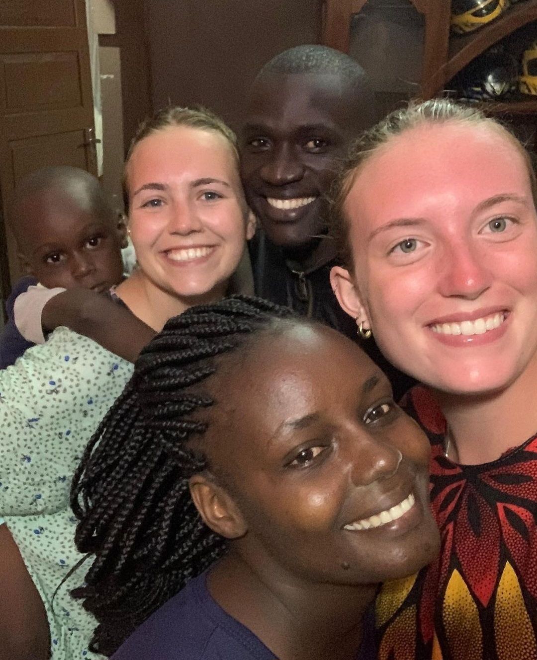 Gap Year volunteers with Kenyan family