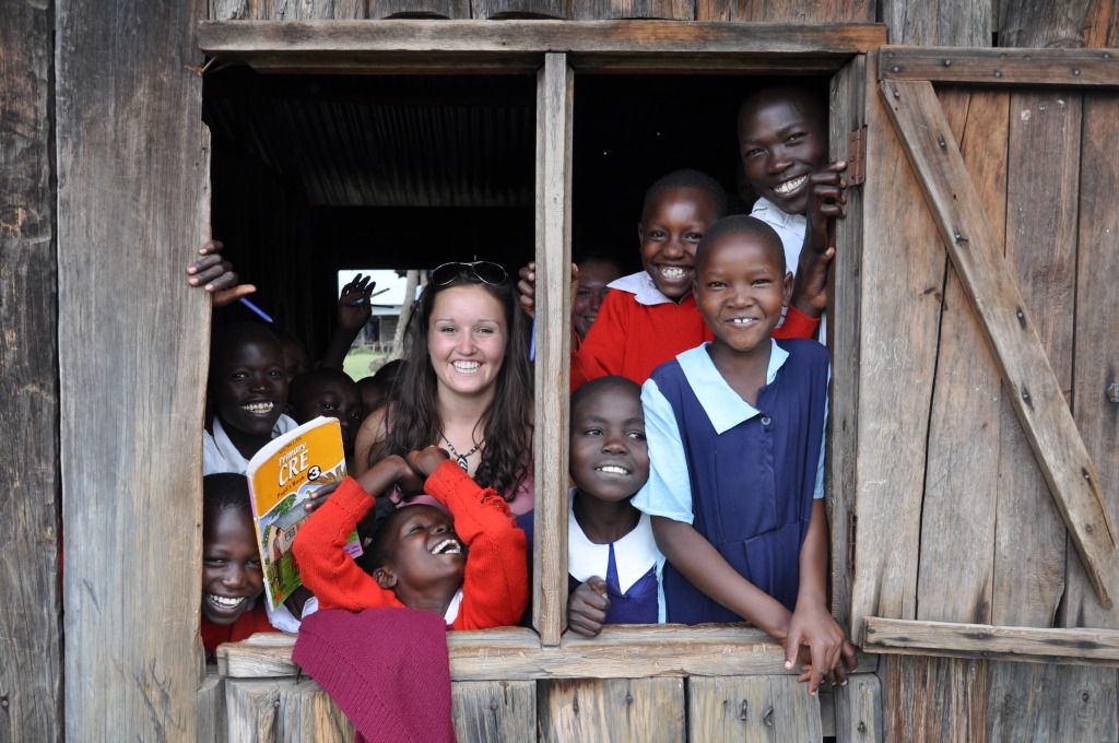 Gap Year Malawi - children & volunteer