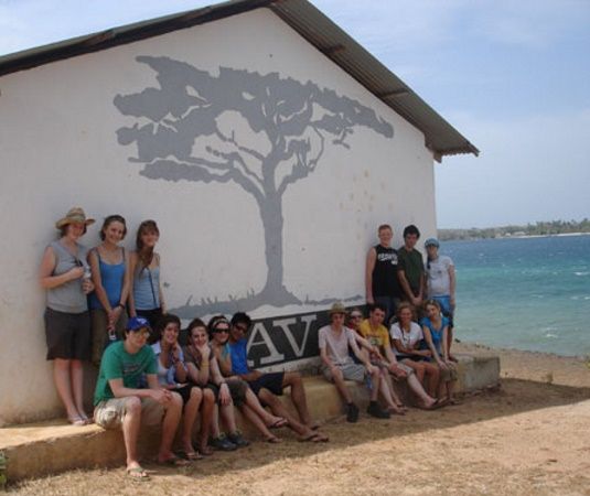 Summer volunteer abroad university students