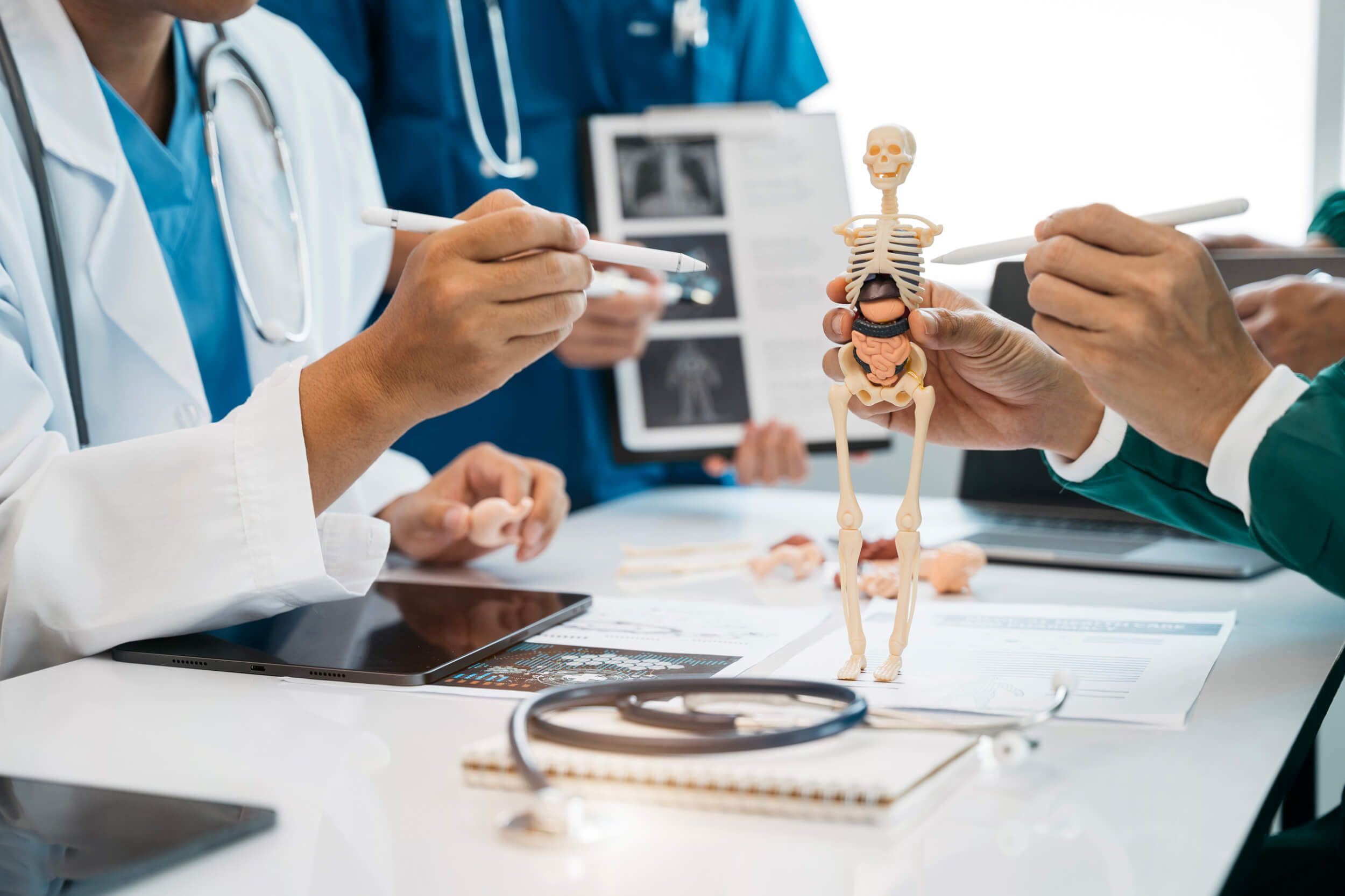 L’expertise médicale pour une victime d’erreur médicale - Avocats Coubris & Associés