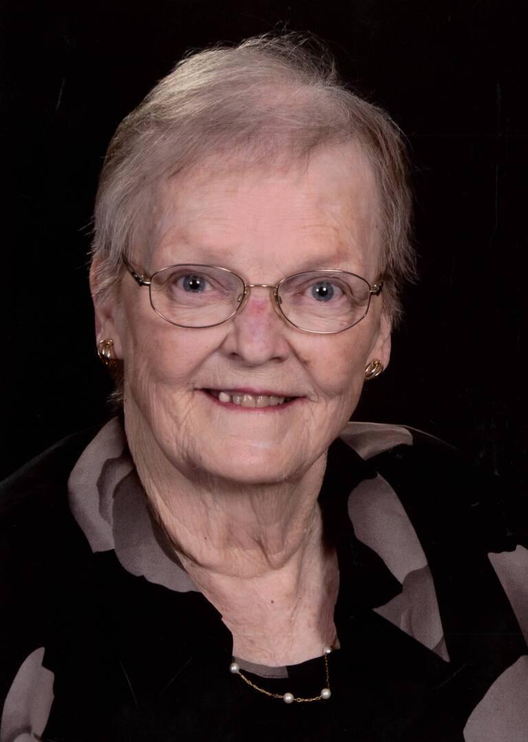 Photo of Phyllis M. (Handahl) Macke