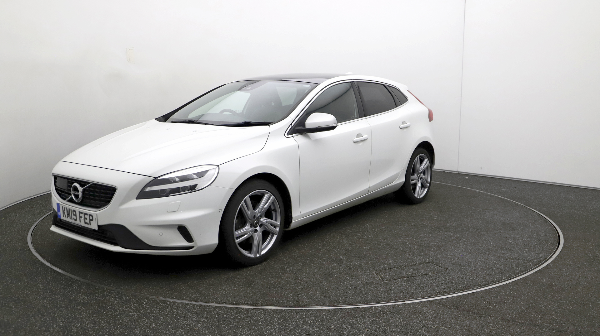 New 2022 Volvo V40: prices, specs and on-sale date