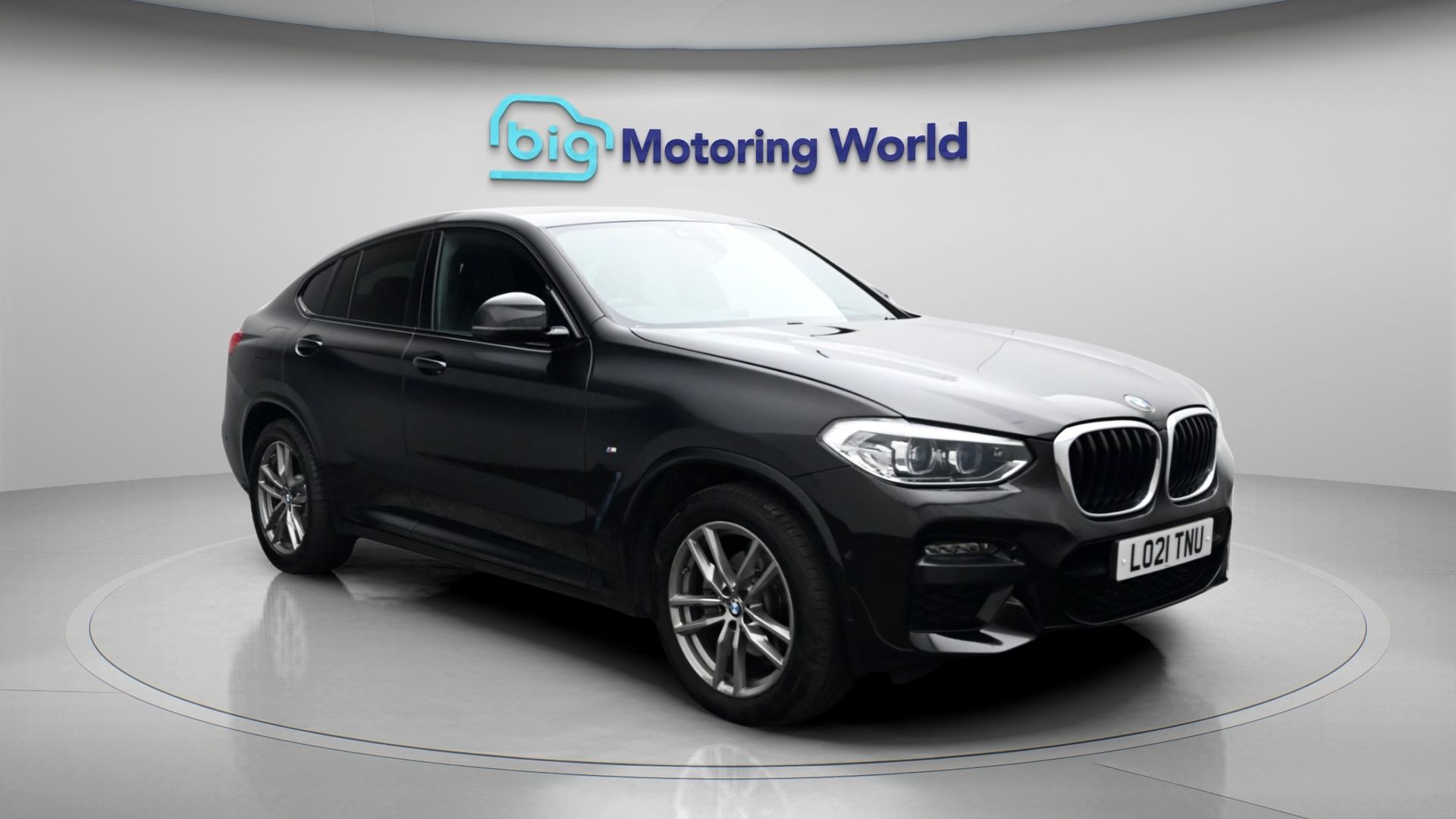 BMW X4 listing photo