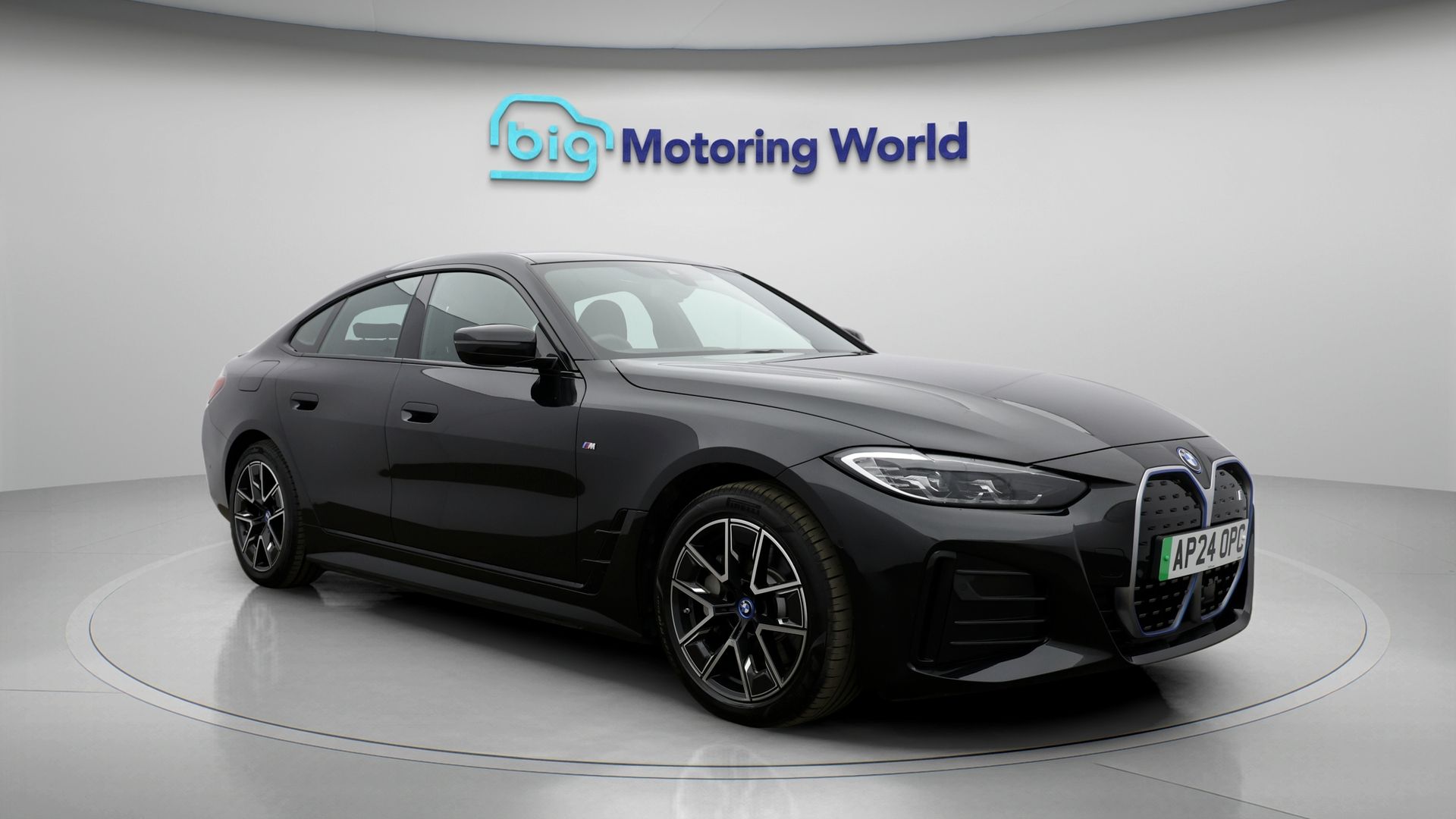 BMW i4 listing photo