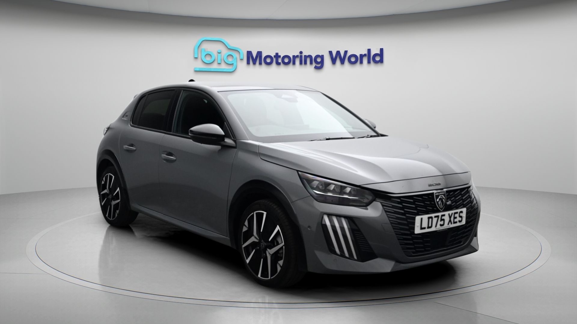 Peugeot 208 listing photo