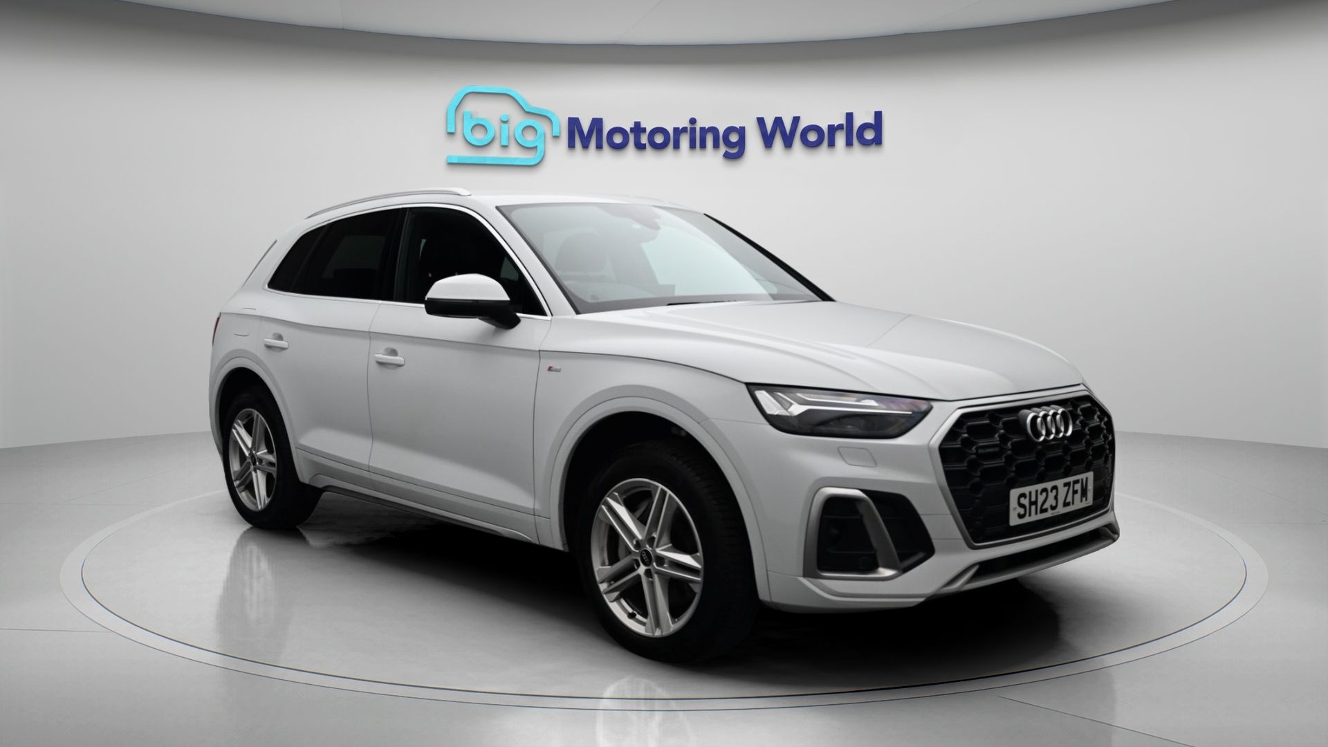 Audi Q5 listing photo