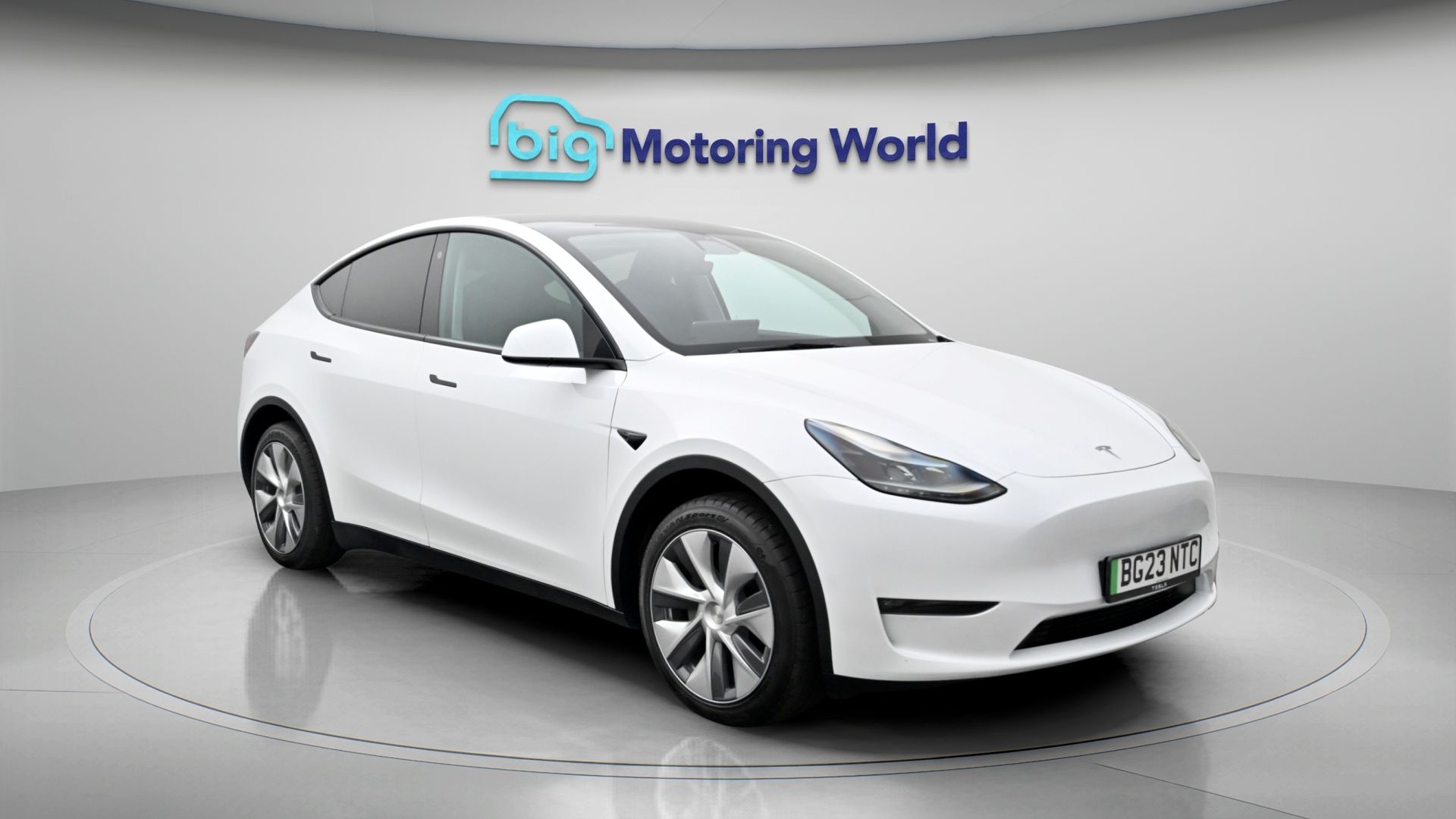 Tesla Model Y dealer public-web source image
