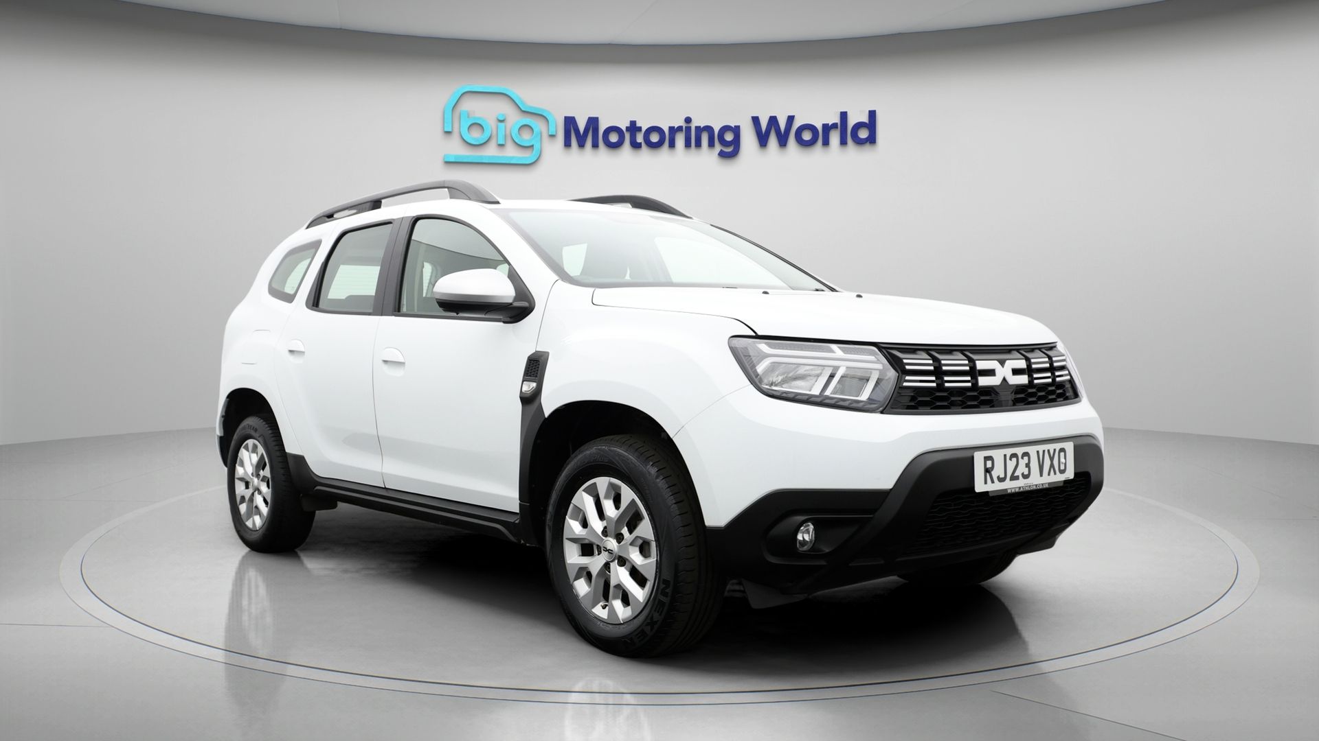 Dacia Duster listing photo