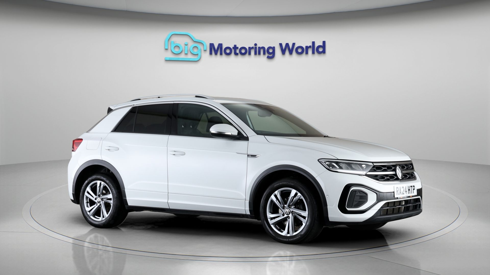 Volkswagen T-Roc listing photo