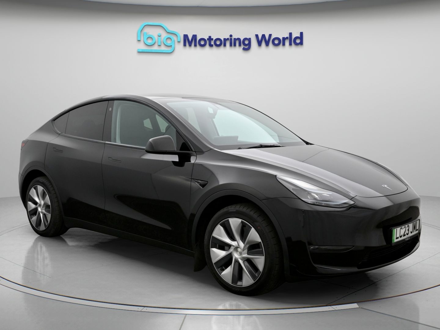 Tesla Model Y dealer public-web source image