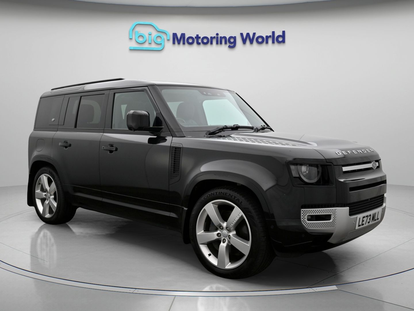 Land Rover Defender 110 listing photo