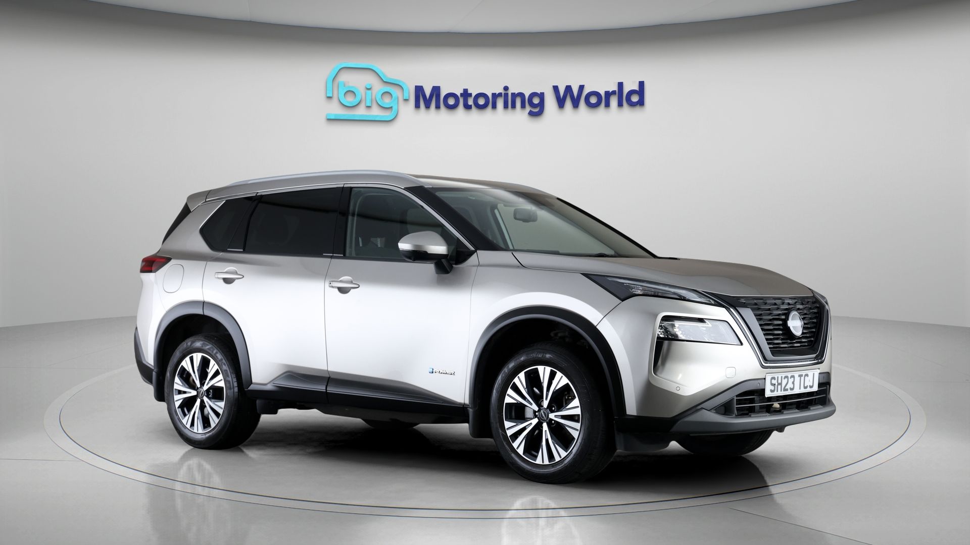 Nissan X-TRAIL listing photo