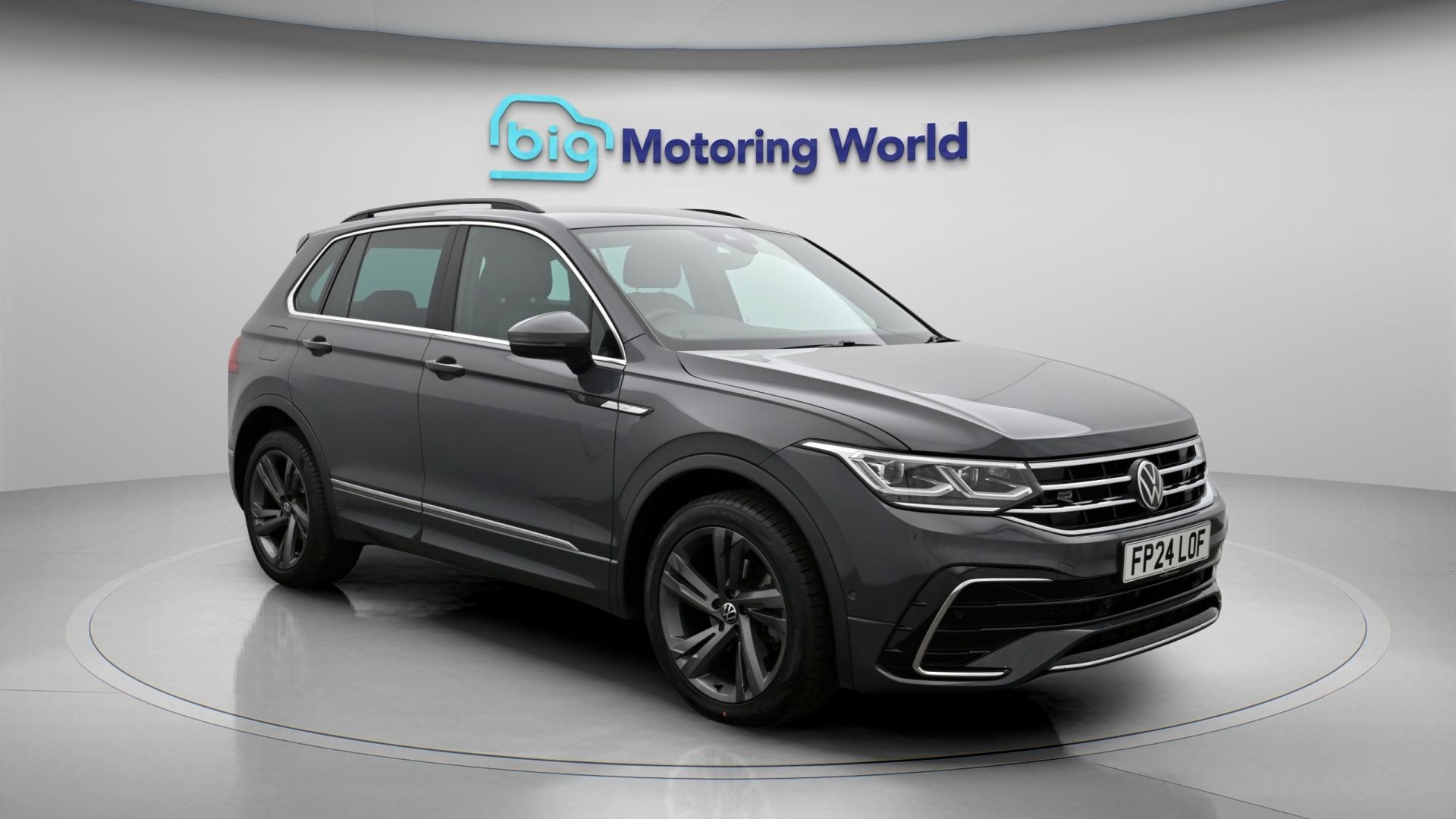 Volkswagen Tiguan listing photo