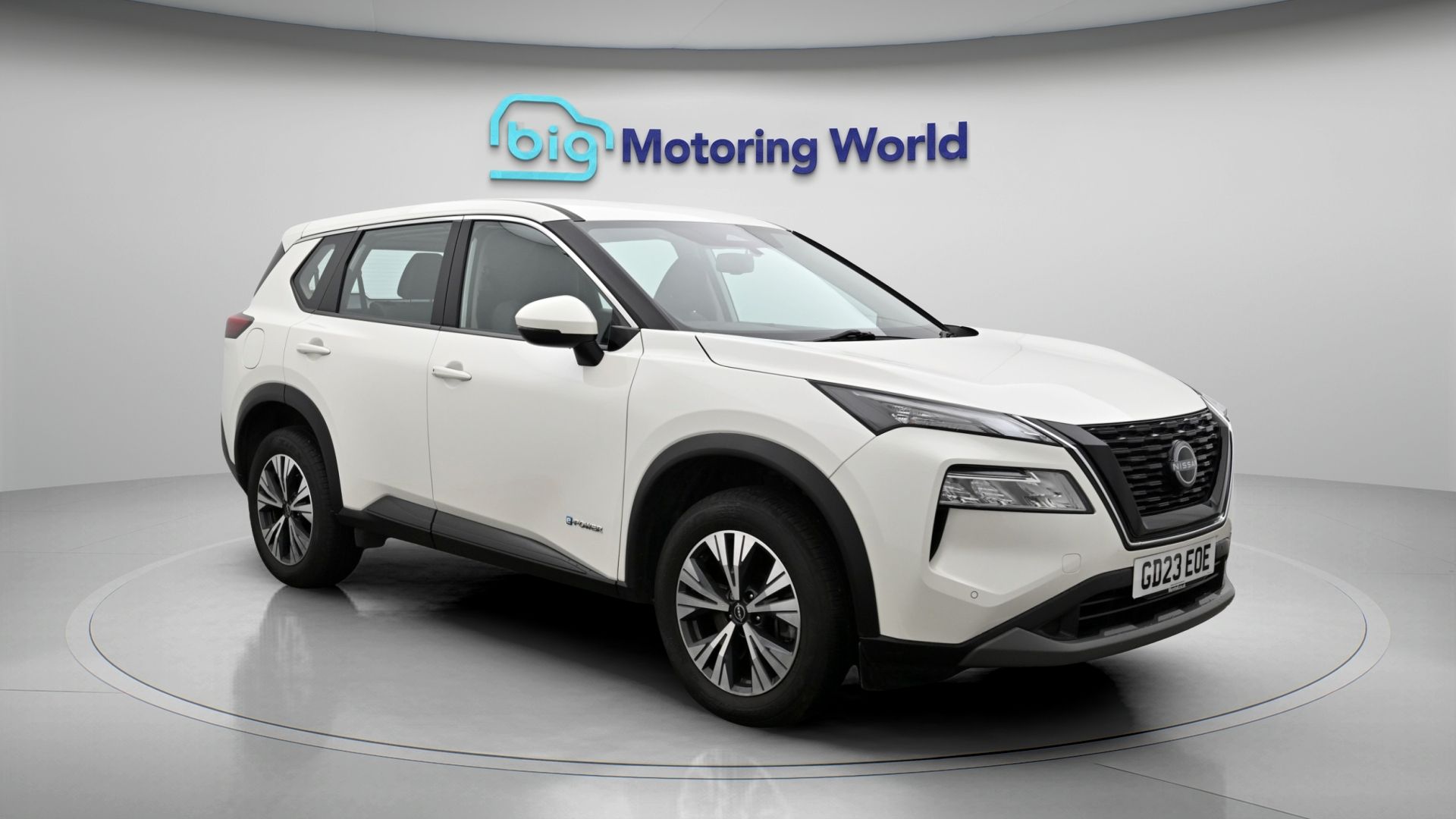 Nissan X-TRAIL listing photo
