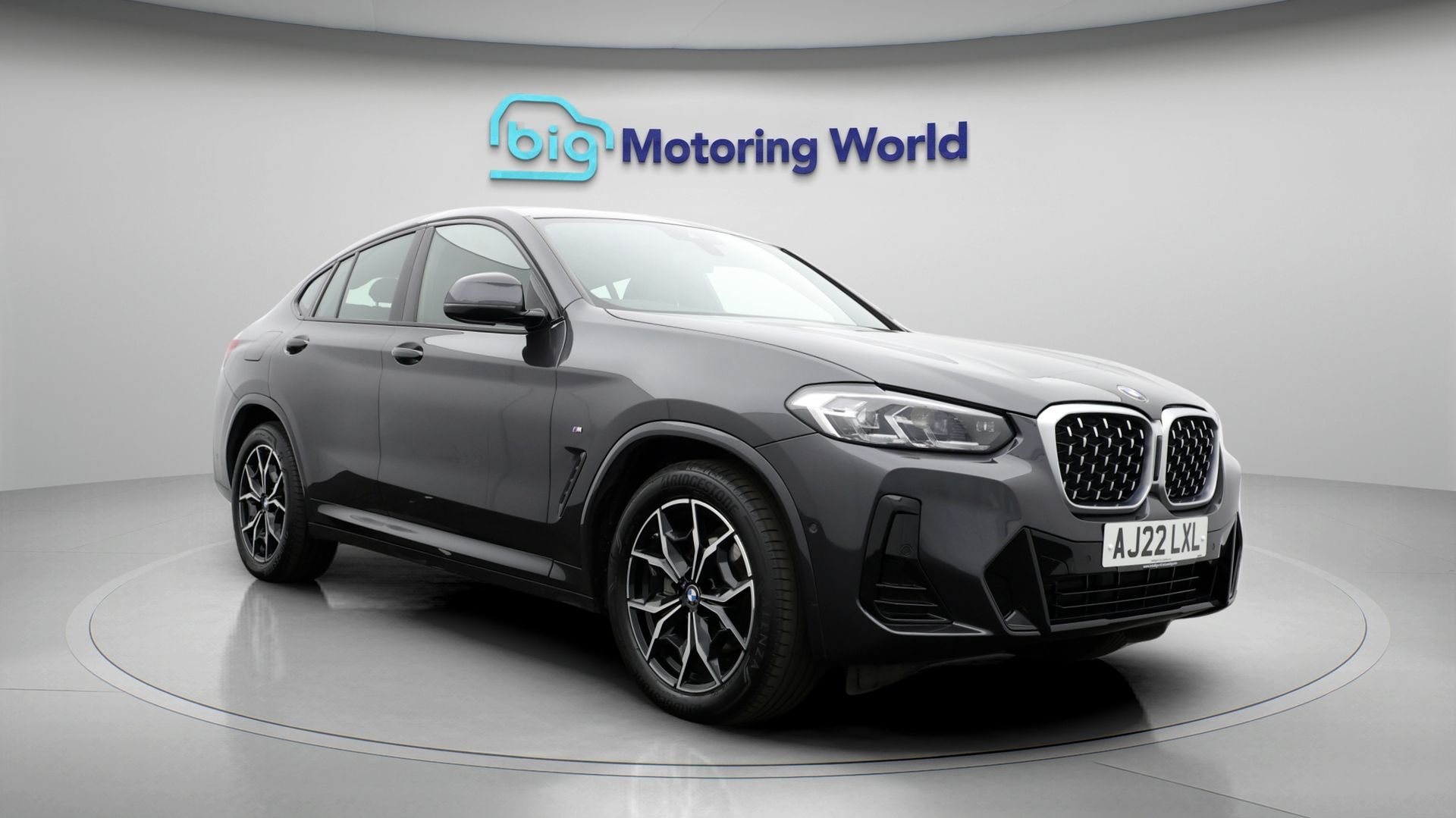 BMW X4 listing photo