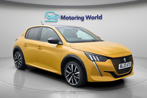 Peugeot E-208