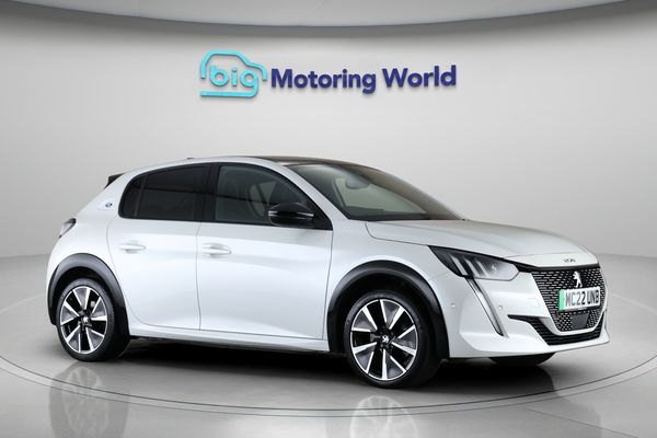 Peugeot E-208