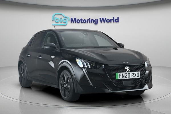 Peugeot E-208