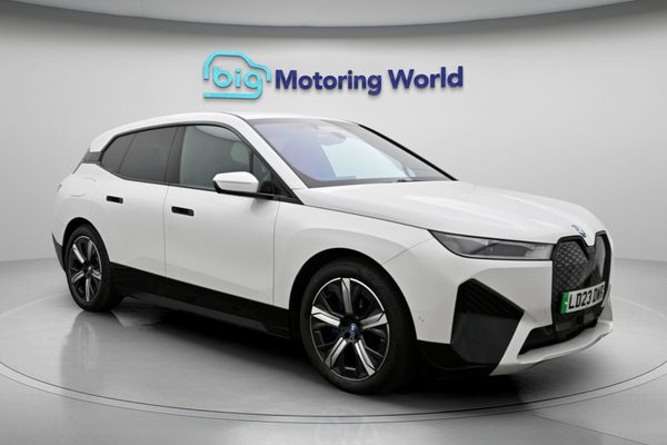 BMW iX