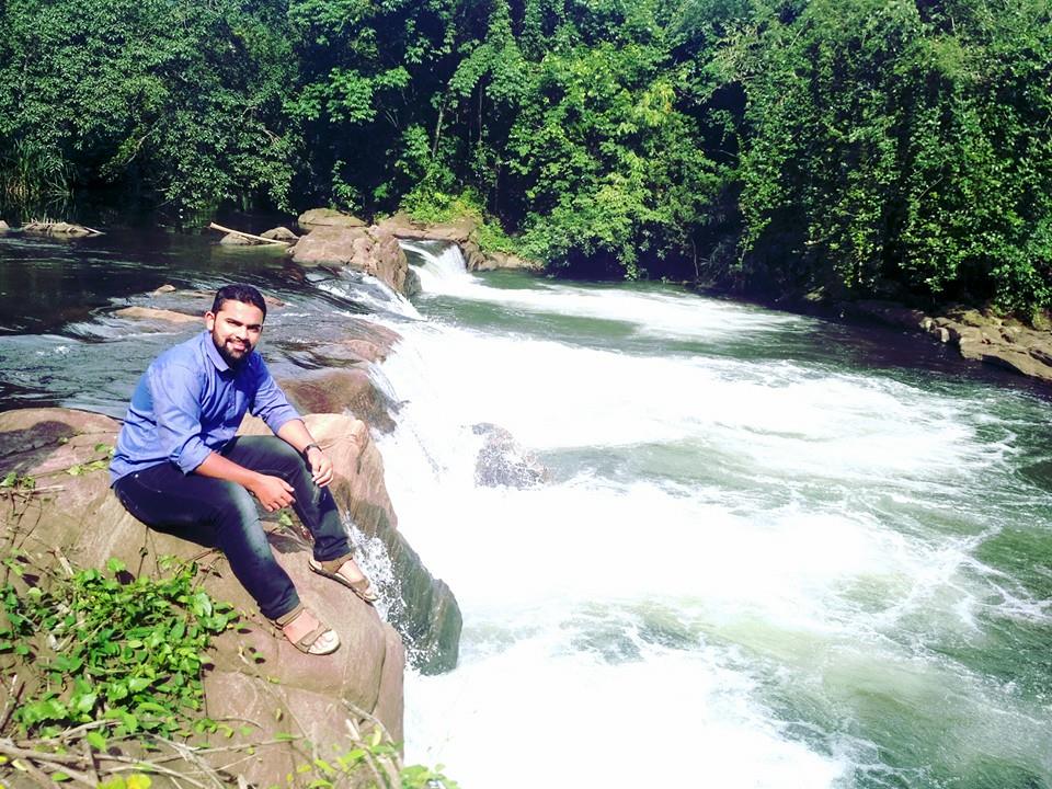 ആനയടിക്കുത്തിലെക്കോരു യാത്ര