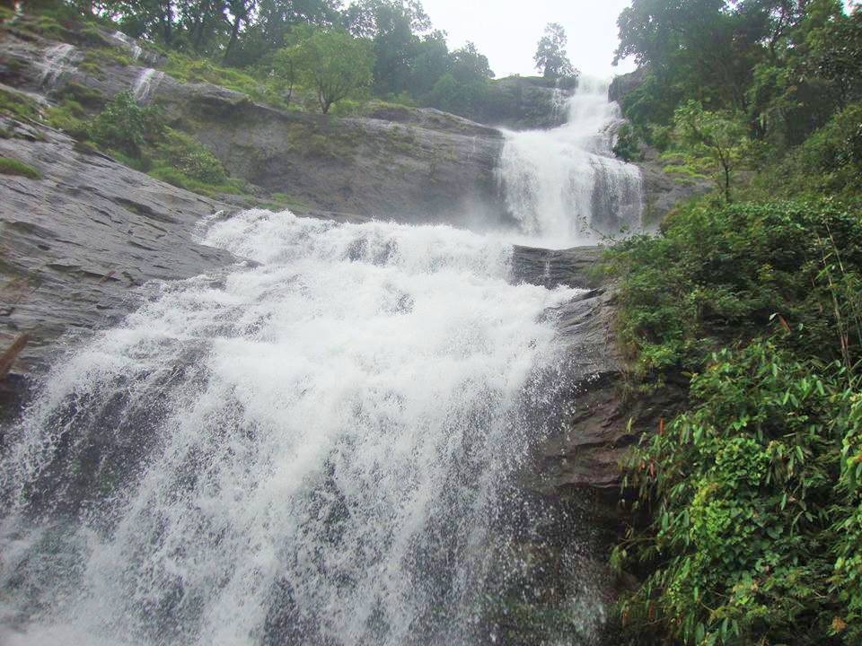 ചീയപ്പാറ വെള്ളച്ചാട്ടം
