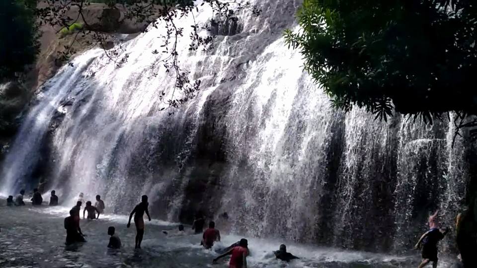 ആനയടിക്കുത്തിലെക്കോരു യാത്ര