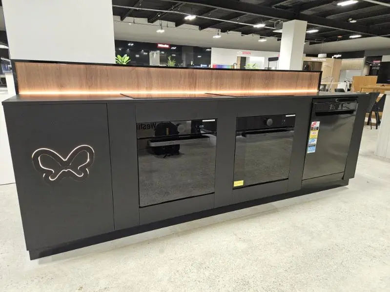 Atala display showcase