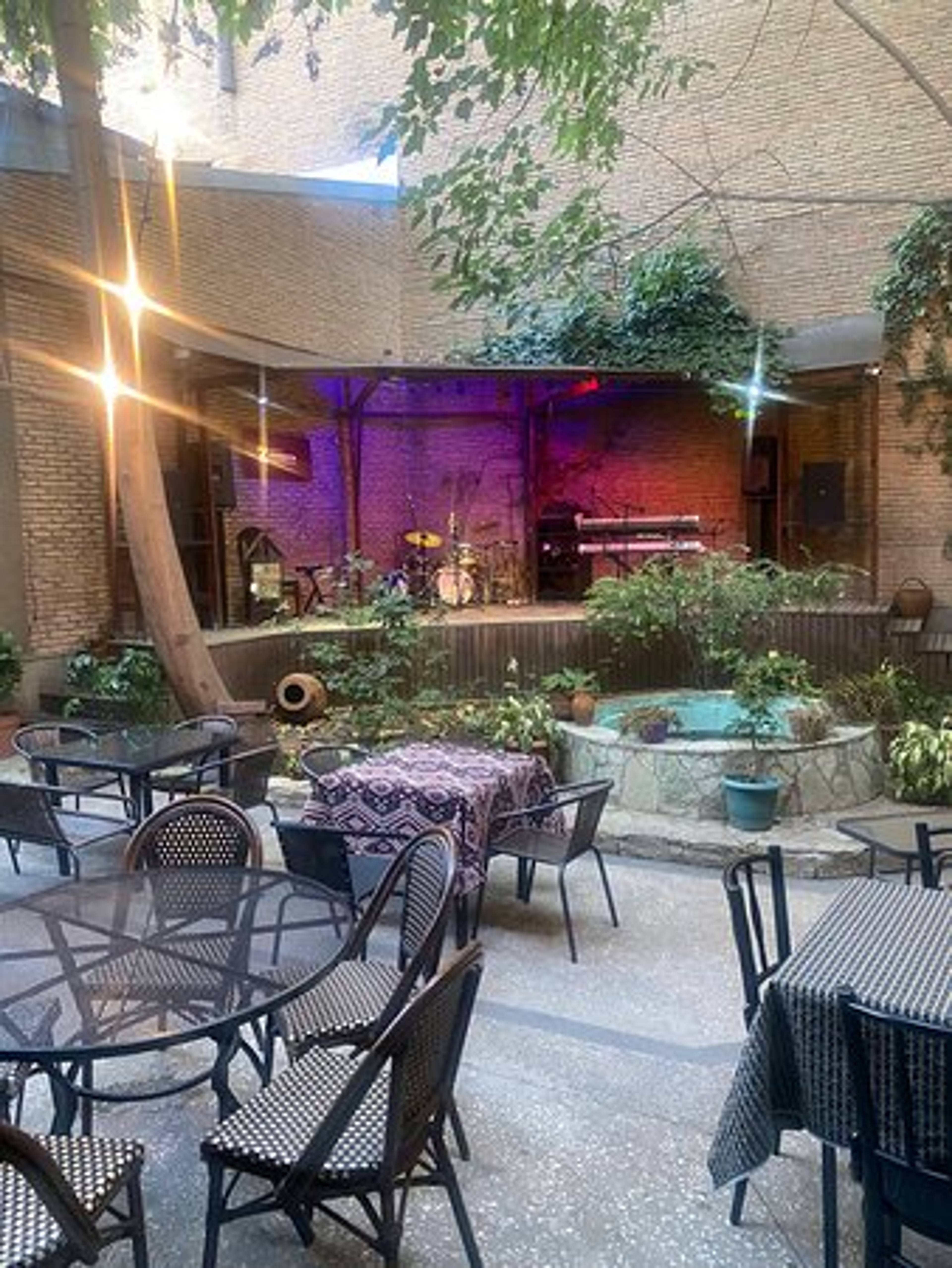 Zazanova Salon Restaurant — VIP ლაუნჯი