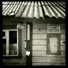 Hippies use side door. (Prieš hipius nenukreipta. Nenukreipta prieš nieką.) Arūno Kulikausko nuotr.