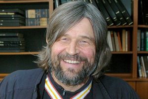 Mirė P. R. Normantas, Budos kareivis, suvokęs, kad Dievas yra vienas