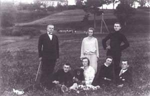 Zarasų jaunimas pasienyje. Fotografija iš Justo Jasėno asmeninio albumo.