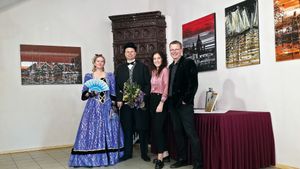 Parodos atidarymo akimirka. Asmeninio Mariaus Morkūno albumo fotografija