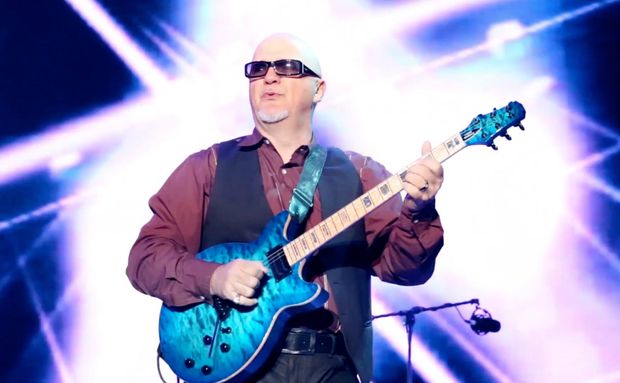 Lietuvoje pirmą kartą koncertuos gitaros virtuozas Frankas Gambale su grupe