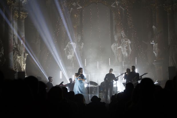 ŠVENTINĮ TURĄ JURGA UŽBAIGĖ DVIEJUOSE SAUSAKIMŠUOSE KONCERTUOSE VILNIUJE: ŽIŪROVAMS DOVANOJO STEBUKLŲ