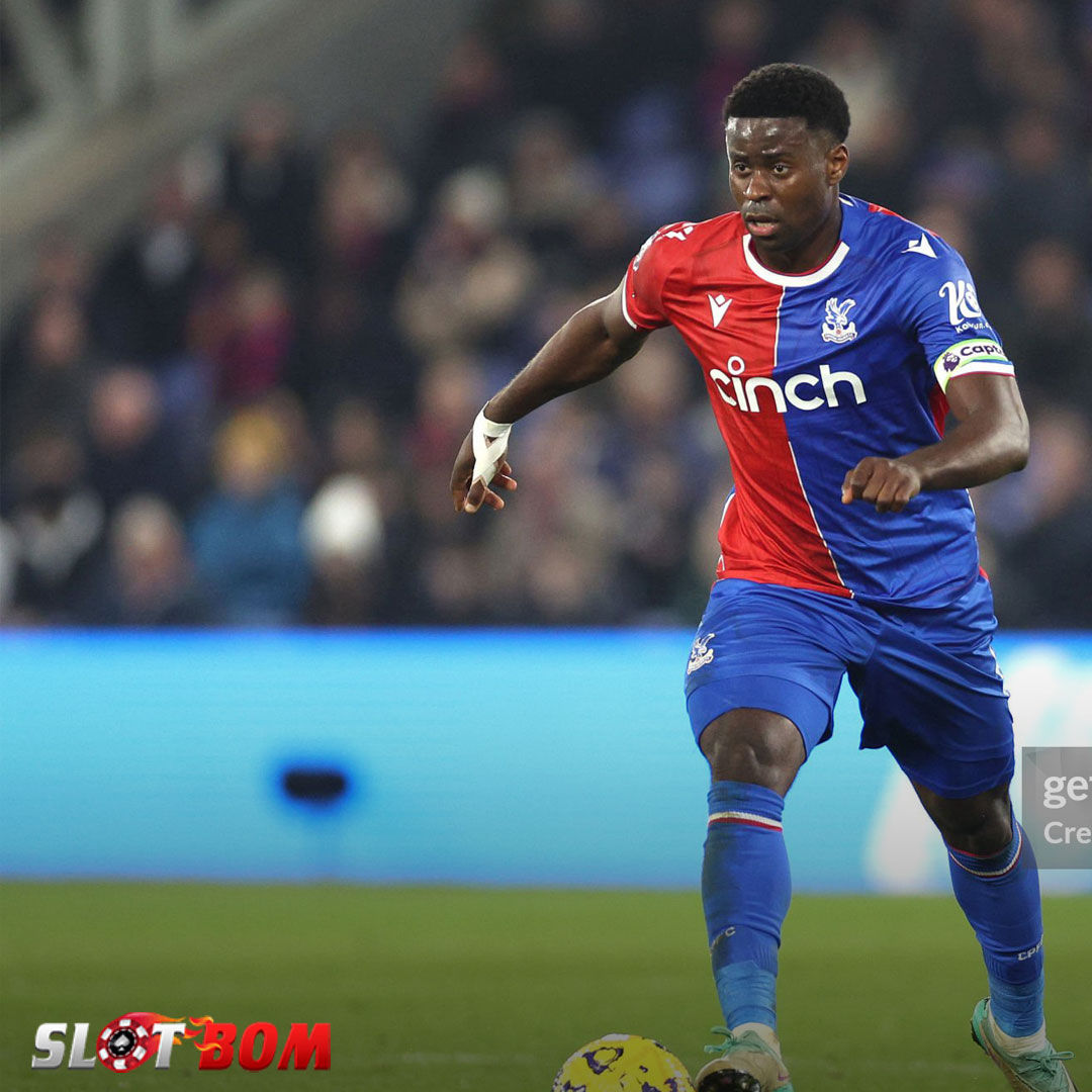 Liverpool tertarik pada dua bek, dengan Guehi sebagai salah satu target utama."