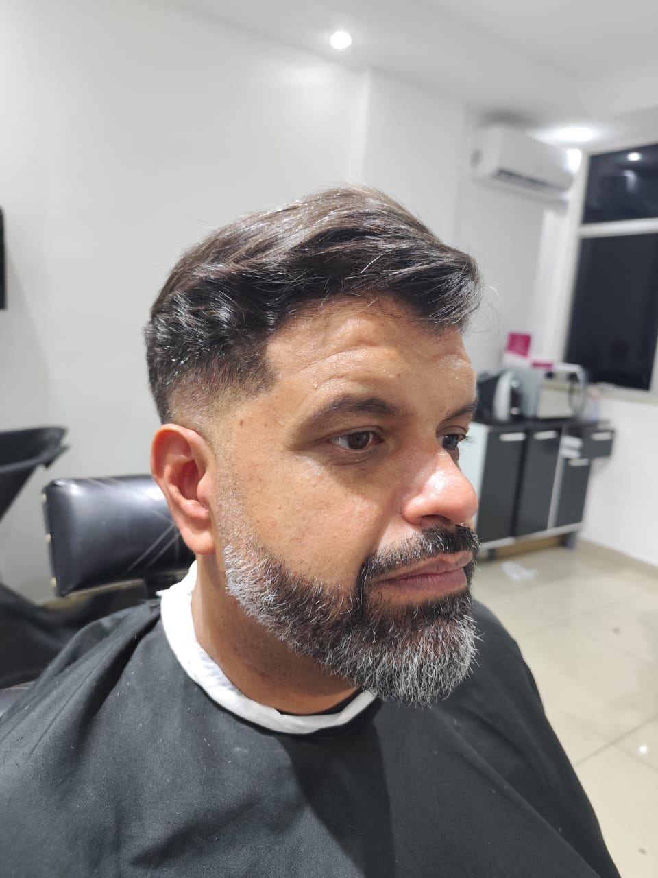 Corte degradê com barba alinhada na TURKO Barbershop