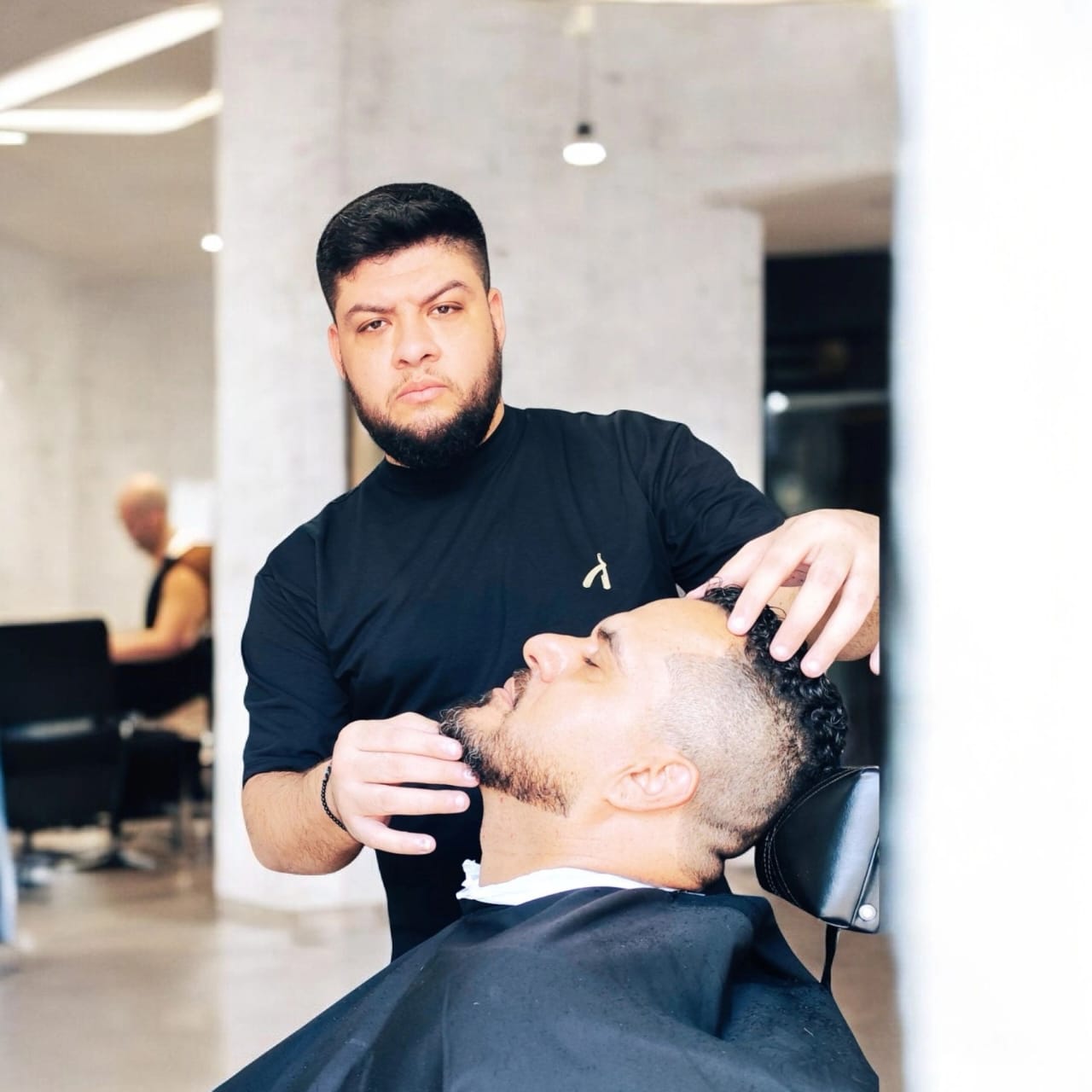 Resultado de corte degradê com barba alinhada na TURKO Barbershop