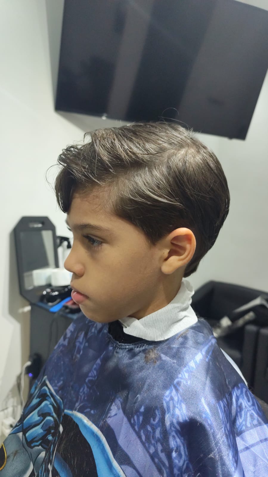 Corte infantil clássico na tesoura da TURKO Barbershop