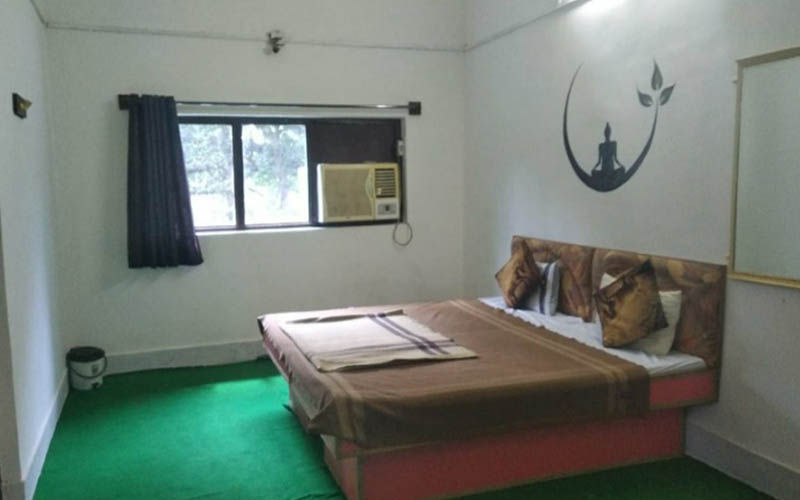 deluxe bedroom mukki,kanha