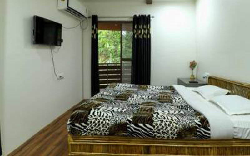 affordable bedroom with ac