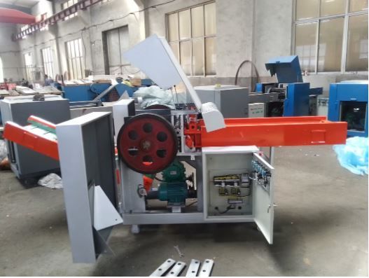 Polyster/Waste Cloth/Clothing Cutting Machine