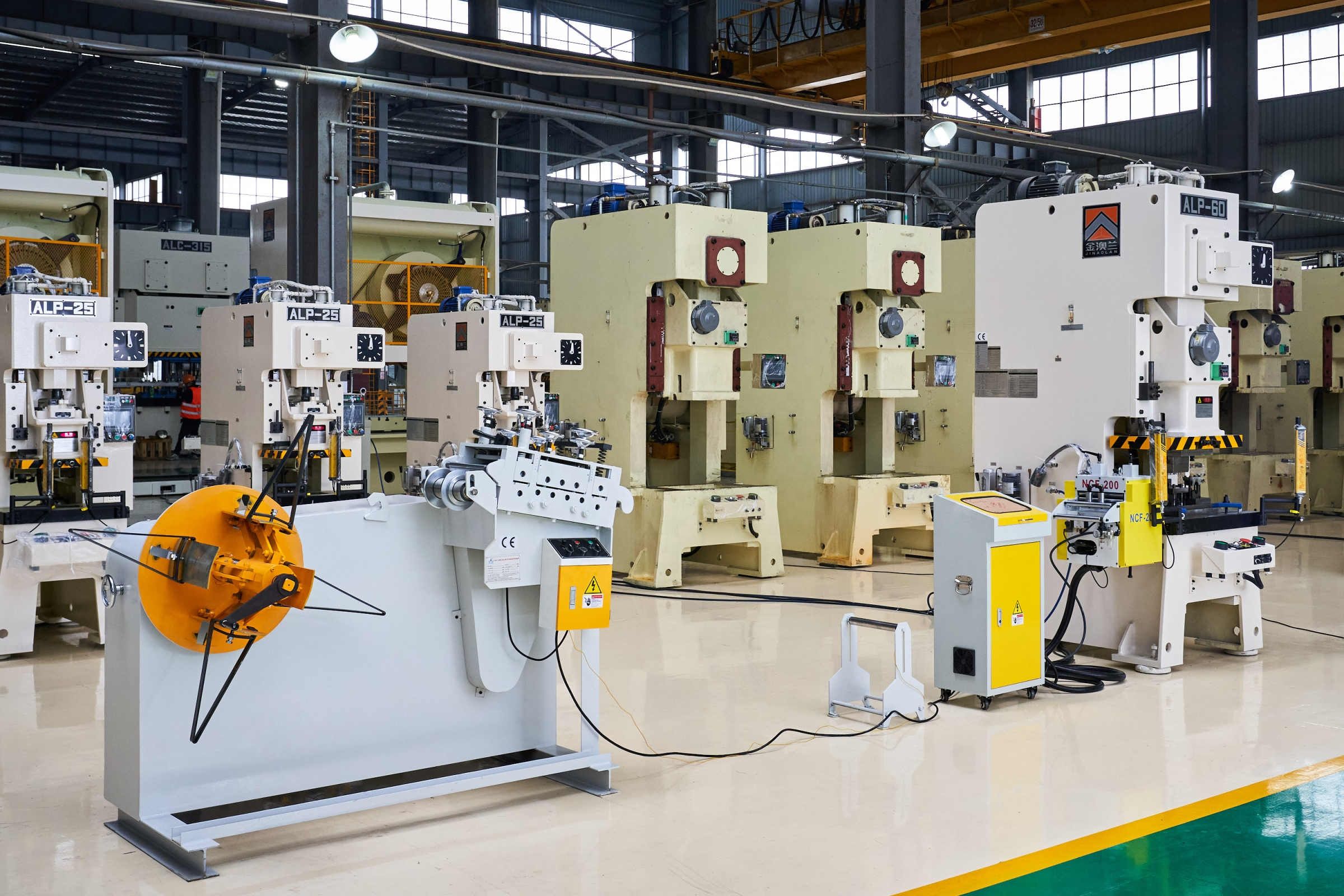 Factory Sale Stamping Punching Machine for Aluminum Foil Container Making Machine