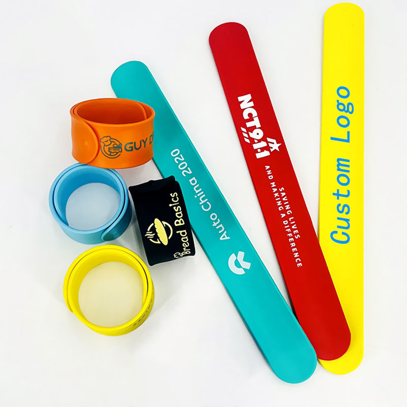 Bulk Wholesale Custom Logo DIY Design Reflective Slap Bracelet Snap Bracelet PVC Silicone Slap Bracelets for Event Kids Gifts