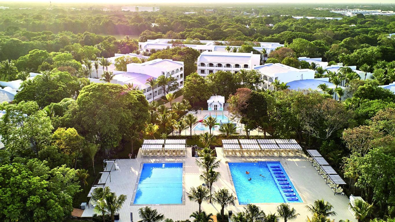 Transportación del Aeropuerto de Cancún a Hotel Riu Yucatán