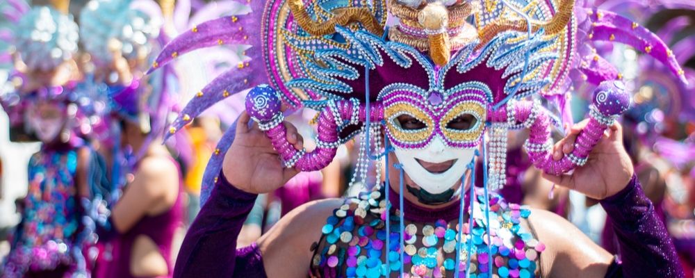 Gente disfrazada para el carnaval de Playa del Carmen